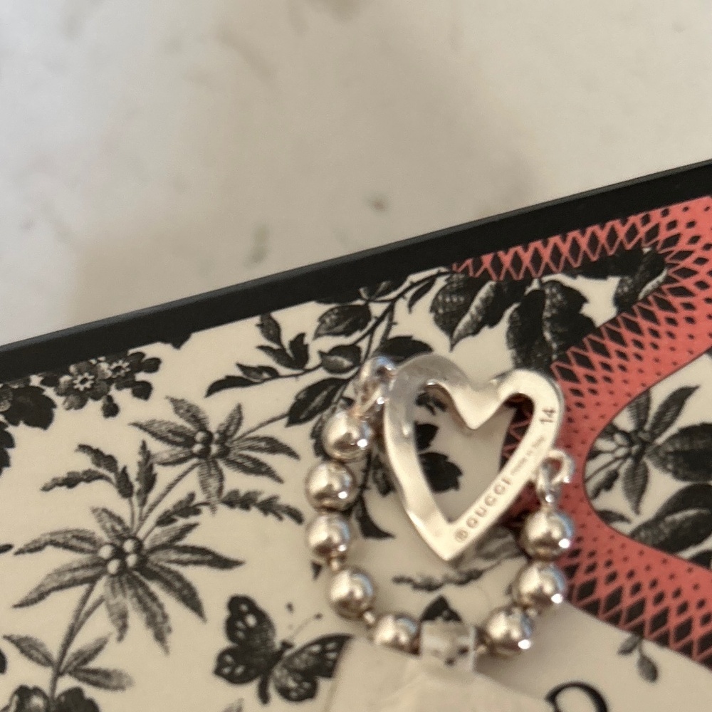 Gorgeous Gucci Silver Beaded Heart Ring Size 6 3/4 NWT - Picture 5 of 7
